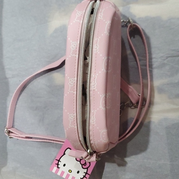 Hello Kitty pink canvas look hello kitty logo chainlink crossbody bag purse new - Picture 9 of 11